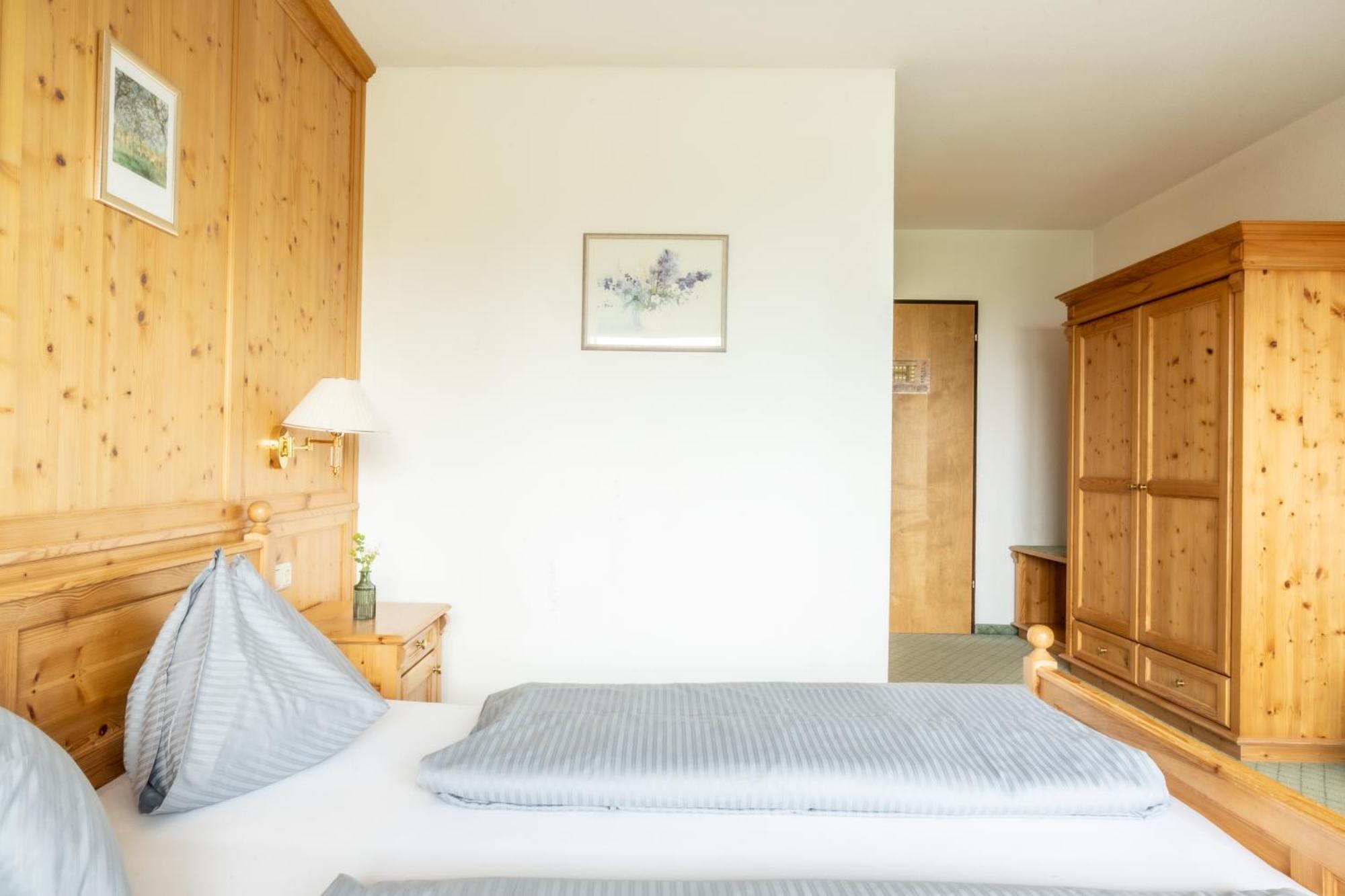 Hotel Engel アルバーシュヴェンデ エクステリア 写真
